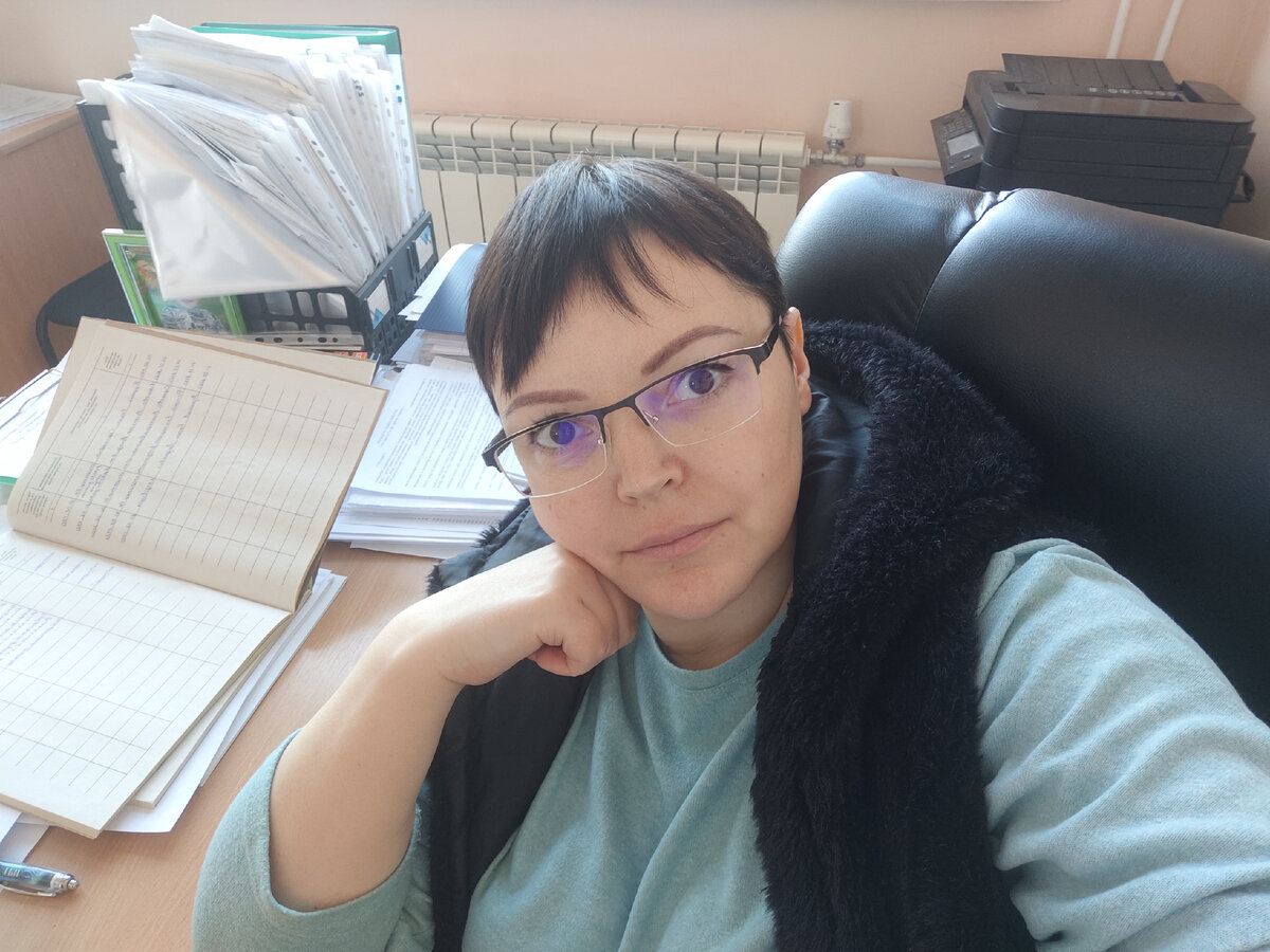 В обед делала селфи в кабинете, чтобы не скучать