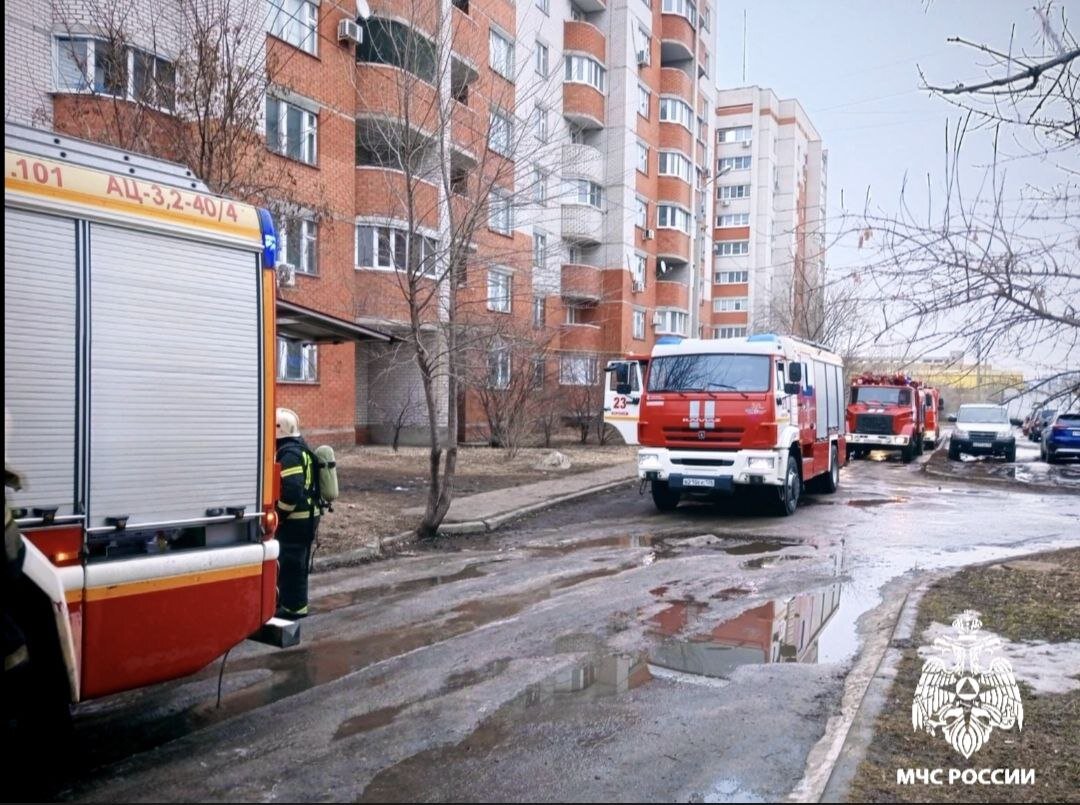 10 детей и 8 взрослых эвакуировали из многоэтажного дома в Воронеже |  Новости Воронежа.РФ | Дзен