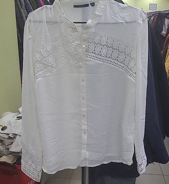 Блузка с ярлычками в размере L,, цена 300 рублей