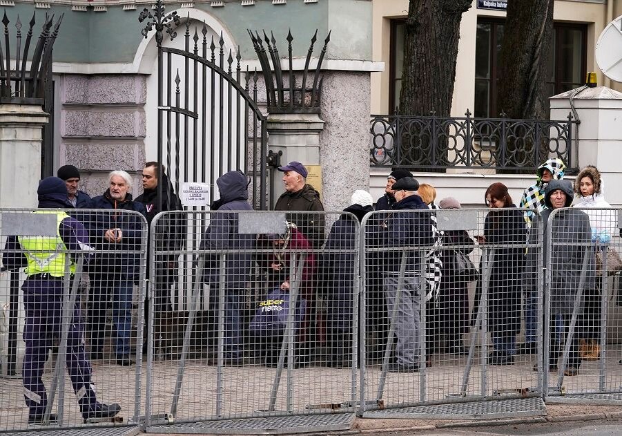    Голосование на выборах президента России в Риге © AP Photo/Oksana Dzadan/ТАСС