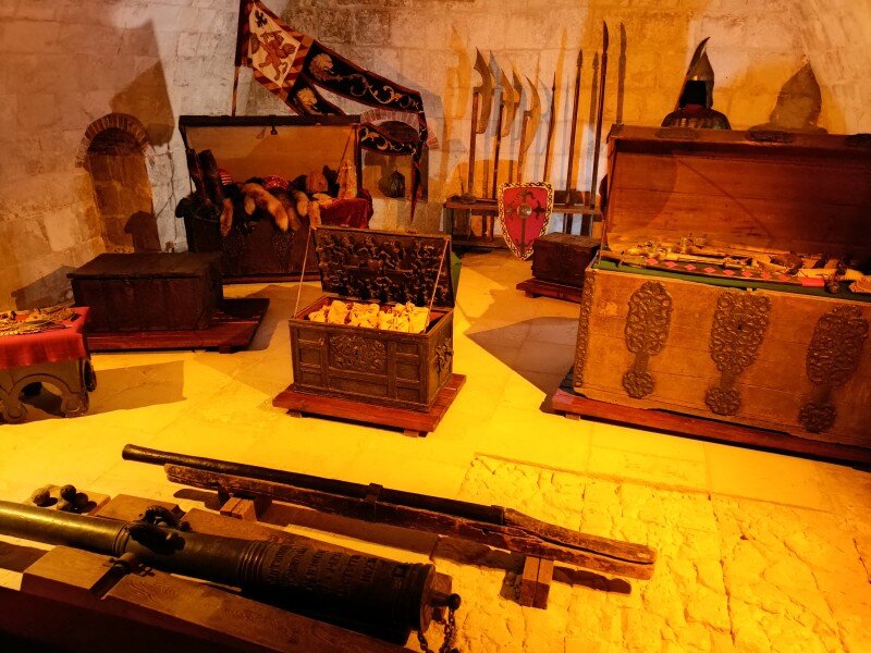 Белокаменный подвал, XV век.