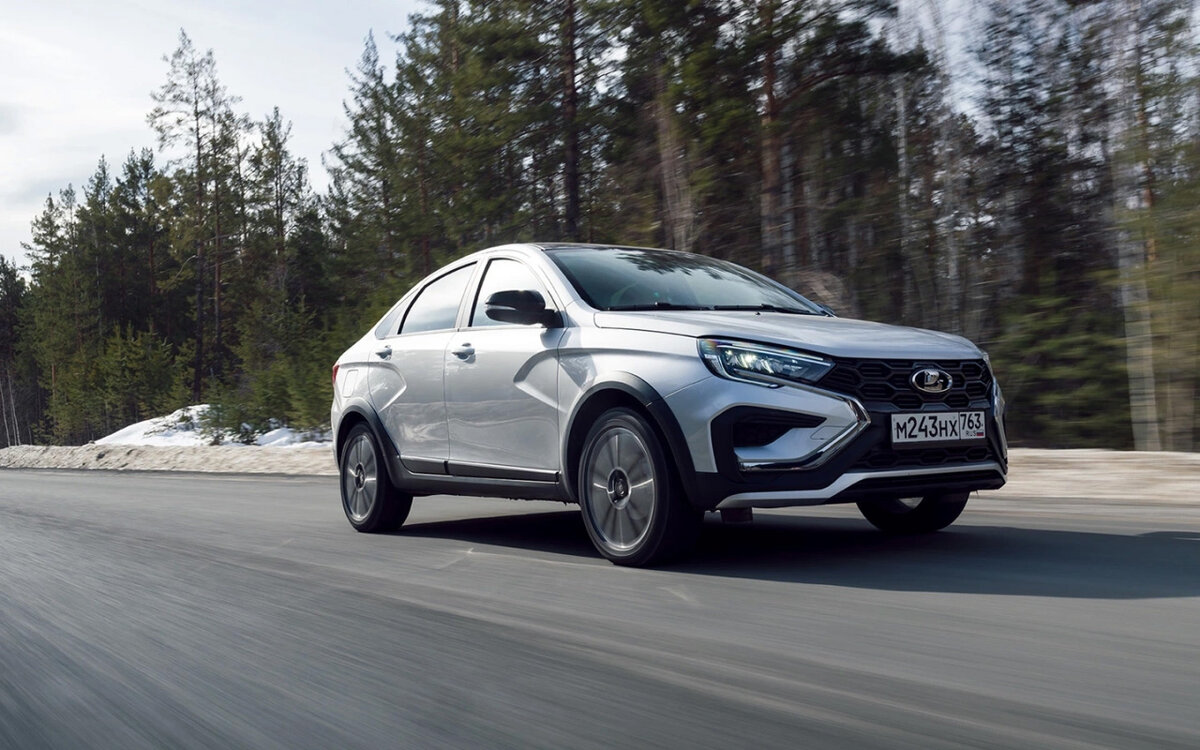 Lada Vesta — новая, а проблемы — старые. В первом тесте Vesta с вариатором  обнаружились глюки приборной панели, барахлящий круиз-контроль и плохо  работающие подрулевые рычажки | iXBT.com | Дзен