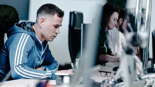 С 1 апреля повысят зарплаты сразу в нескольких сферах. Обложка © ТАСС / Андрей Любимов