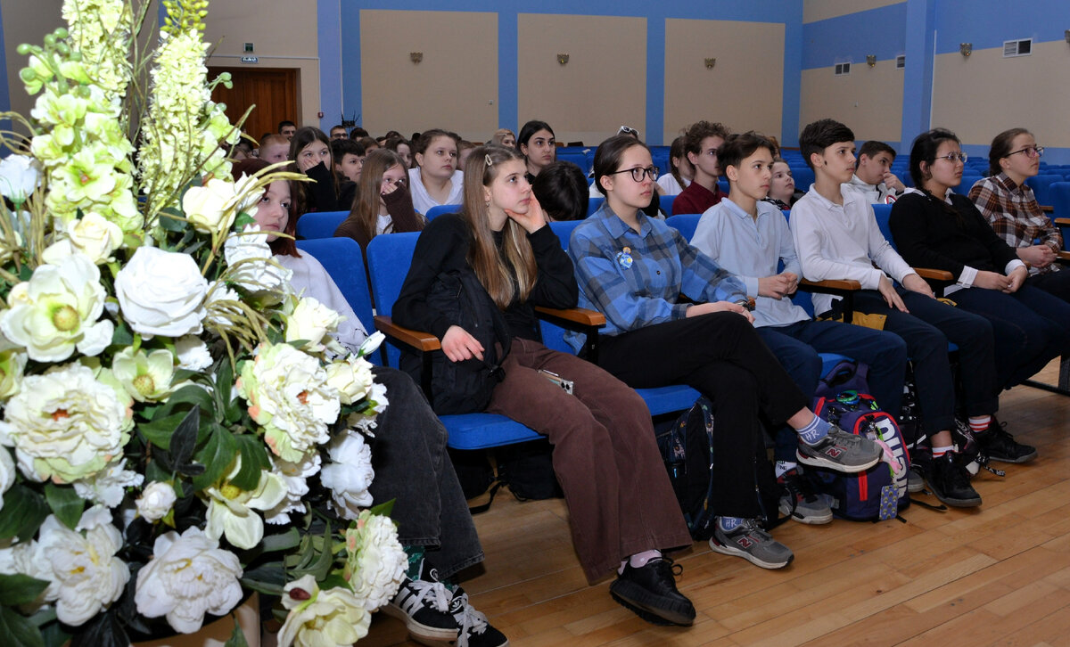Ученики Зеленоградских школ на УРОКЕ МУЖЕСТВА "Первые в логове врага".

