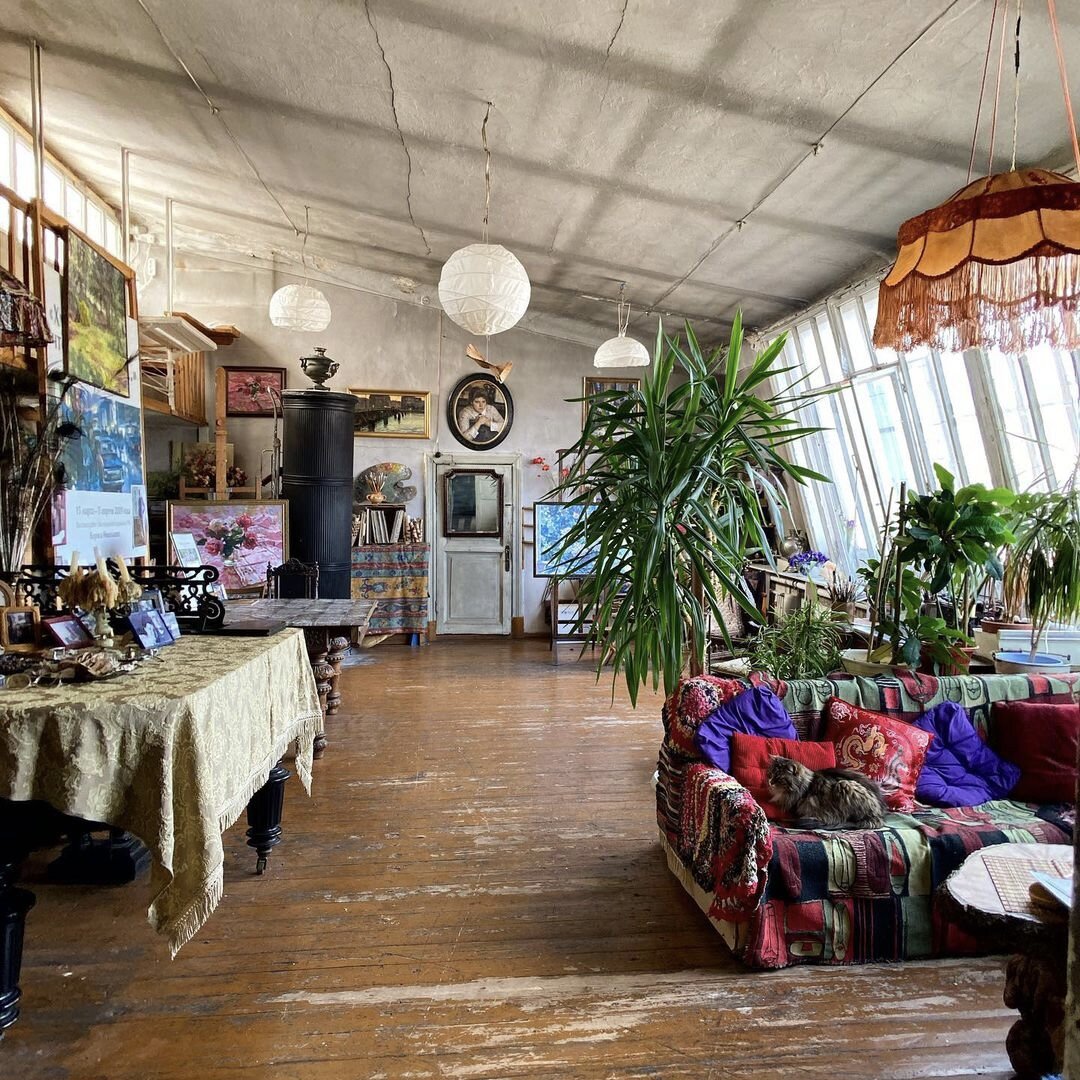 Квартира-мастерская 1901 года, гостиная. Фото: Максим Косьмин