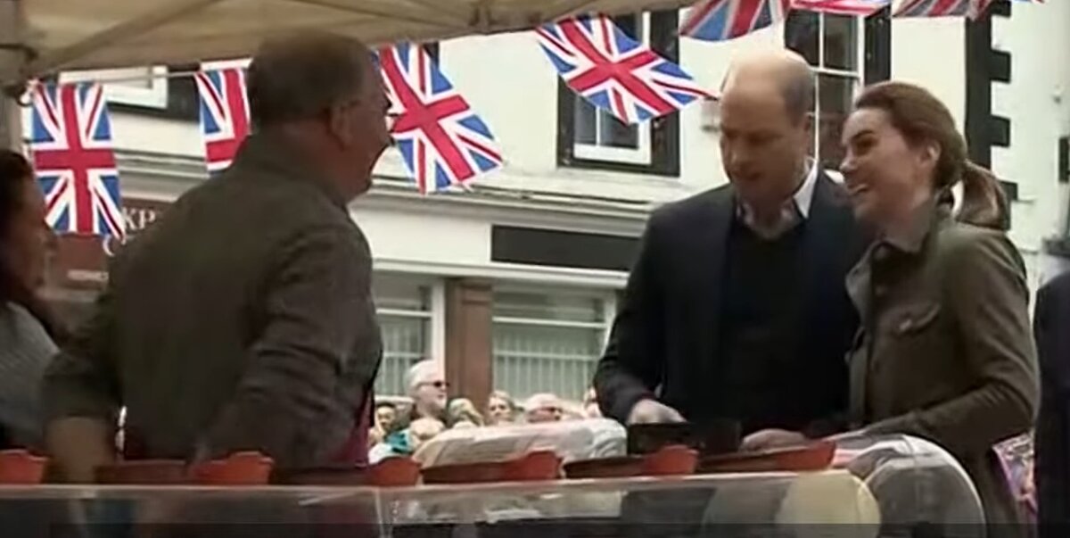 Из видео, размещенного на канале " The Royal Family Channel" 18.03.2024