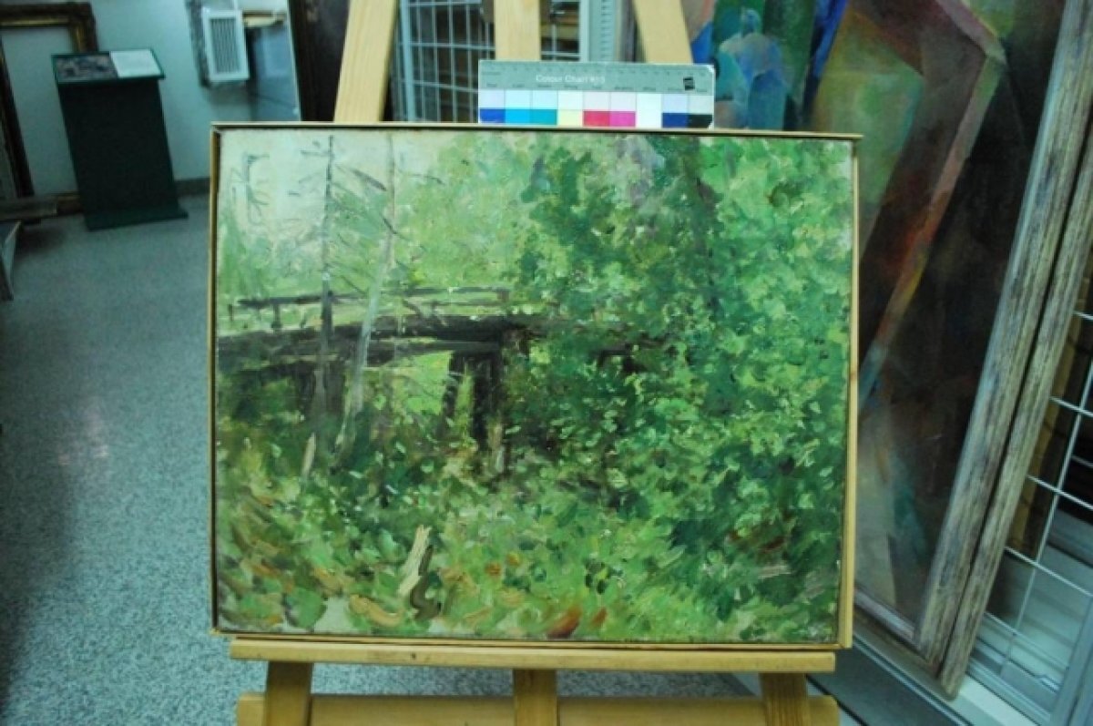    Картины из Тюменского музея отправили в Омск на выставку