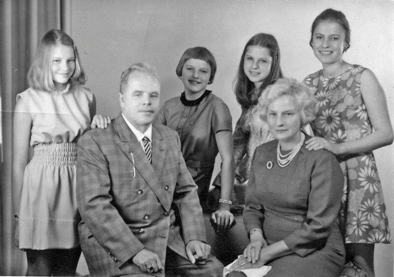 Семья Аннелизы