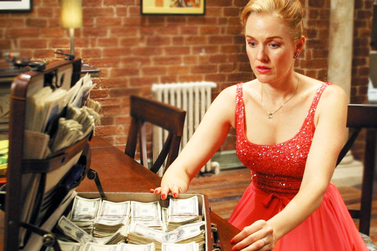 Кадр из фильма "Безумные деньги" (2006)