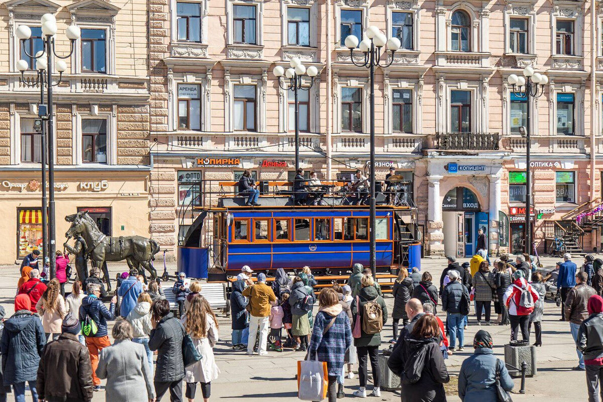 Власти Петербурга хотят демонтировать кофейню в памятнике конке у станции  метро «Василеостровская». Читайте на 