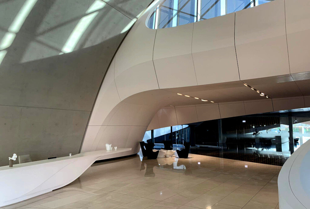 Штаб-квартира Bee’ah Headquarters в Шардже по проекту Захи Хадид