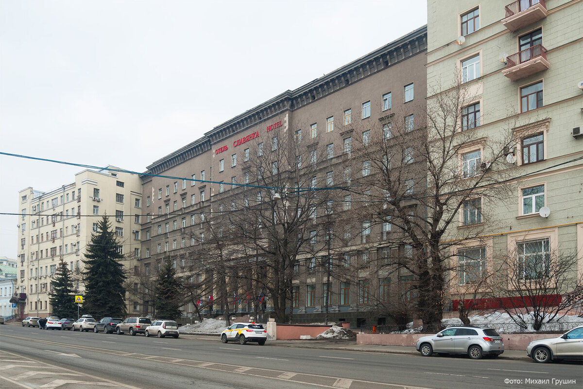 Улица Дурова. Гостиница "Славянка". 17 марта 2024 года. Фото: Михаил Грушин