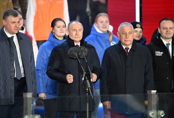    Президент РФ Владимир Путин на митинг-концерте на Красной площади в Москве