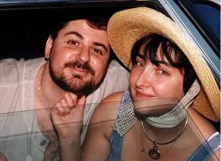  На днях 60-летняя певица Лолита Милявская решила излить душу перед публикой, и заявила, что после той самой злополучной "голой вечеринки" она ощущает себя самой настоящей серийной убийцей.-4