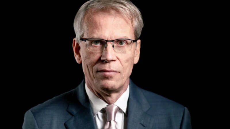 Мартин Куллдорф, эпидемиолог и статистик, в своём доме в Эшфорде, штат Коннектикут, 11 февраля 2022 года. (Samira Bouaou/The Epoch Times)