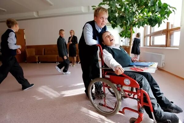 Поиск работы после школы превращается в непреодолимое препятствие. Фото: Lenta.ru