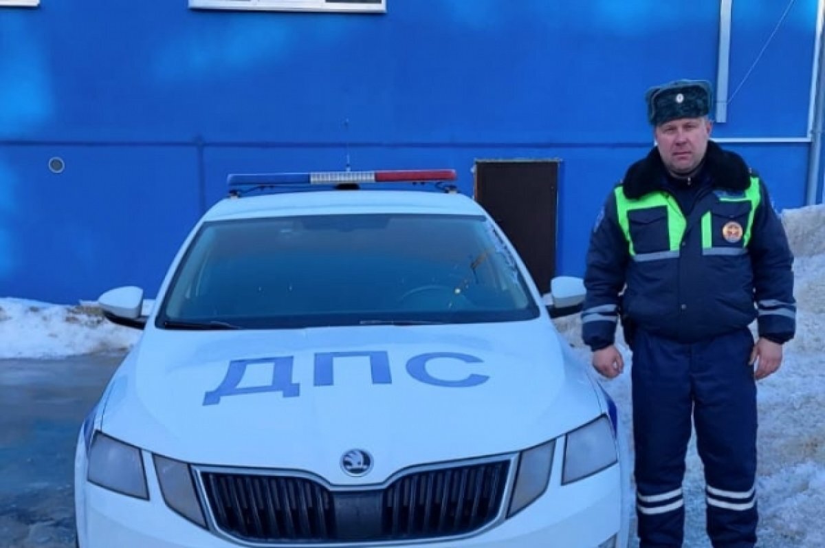    Туляки поблагодарили автоинспектора за спасение их дочери