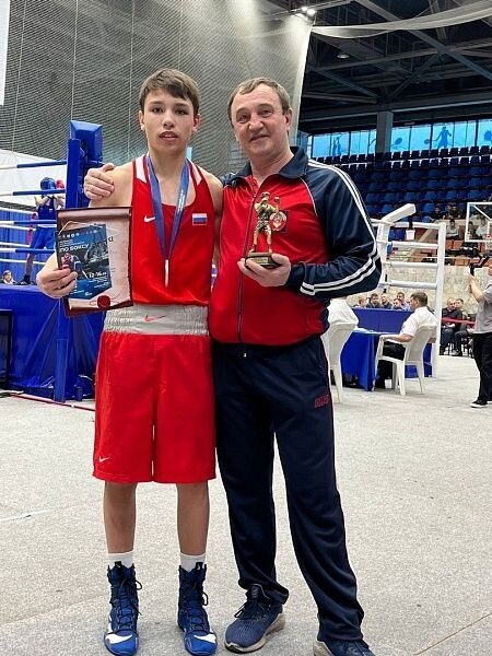    Команда Югры стала сильнейшей на первенстве УрФО по боксу