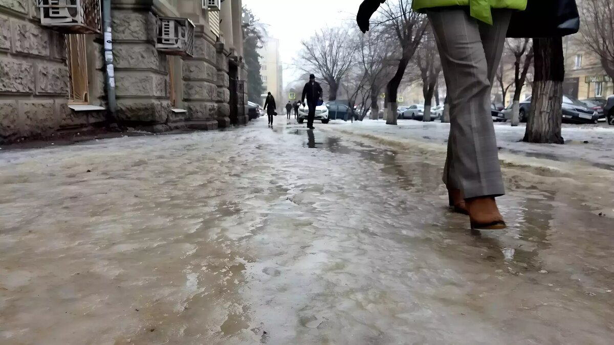     Тротуары как минимум по трем улицам не соответствовали современным СНиПам.