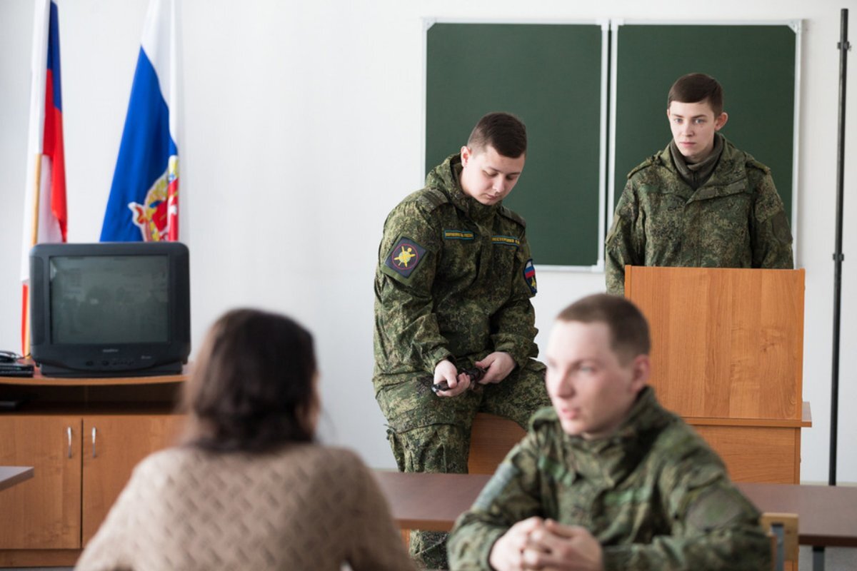 Военкоматы не смогли найти две тысячи екатеринбургских призывников |  УРАЛИТИ | Дзен