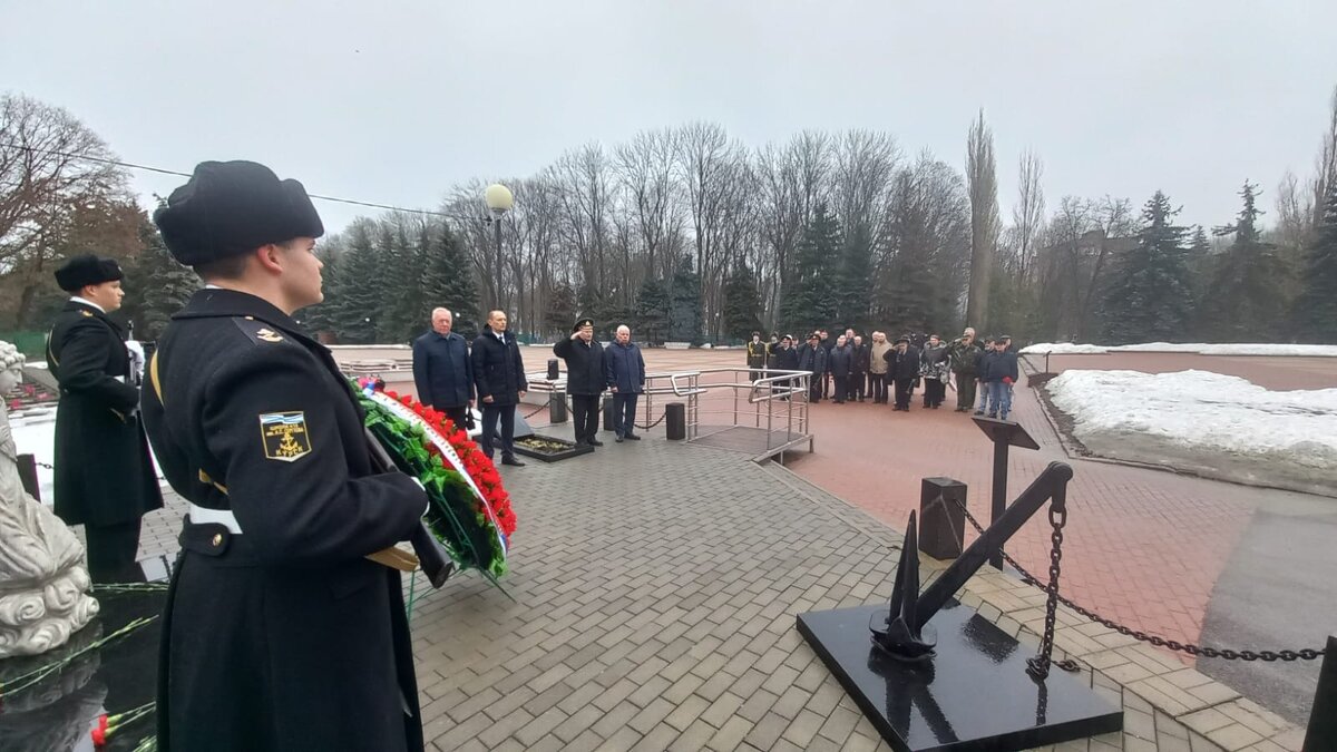    Куряне почтили память моряков, погибших на подводной лодке "Курск"