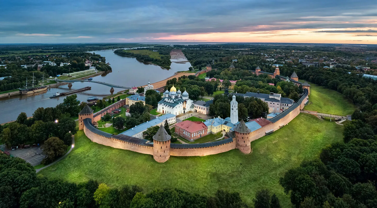 Кремль в Великом Новгороде. Фото из открытых источников Яндекс.Картинки