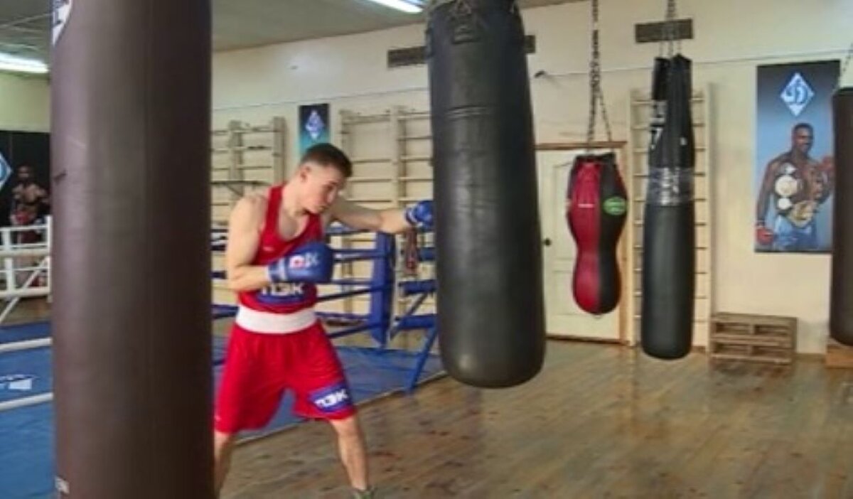    Курянин Михаил Усов стал лучшим на первенстве ЦФО по боксу