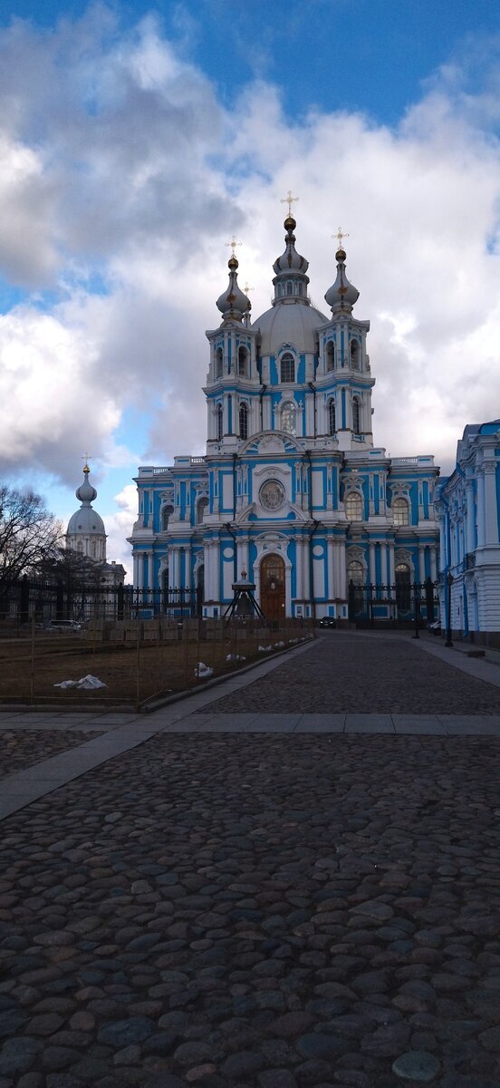 Любимый Смольный... 
