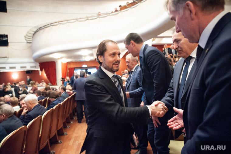 до каких работает выборы.