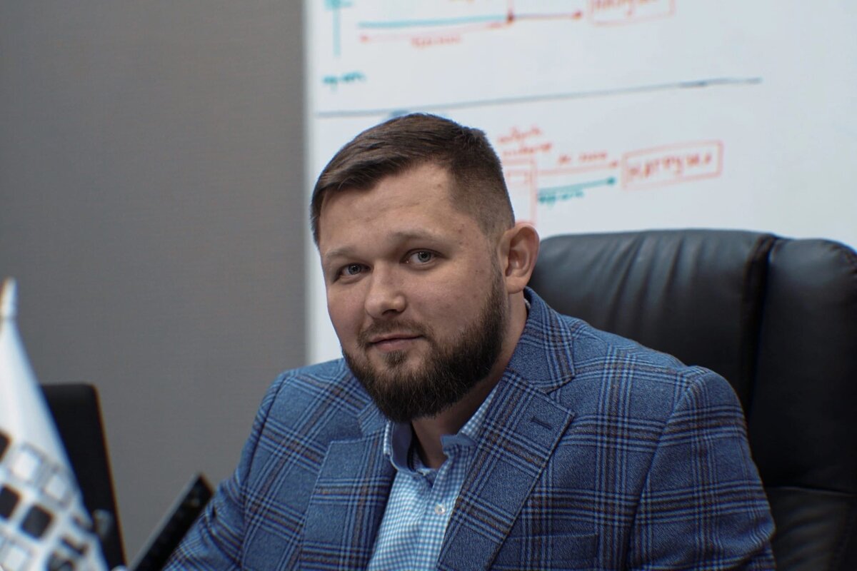 Коммерческий директор компании TESLUM. Сорокин Александр Андреевич 