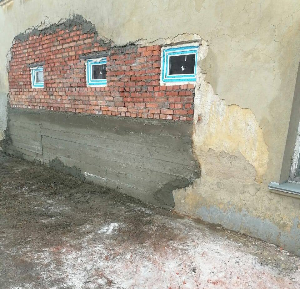    Снаружи все заделали, внутри работы пока продолжаются. Фото: Пресс-служба администрации Прокопьевского городского округа