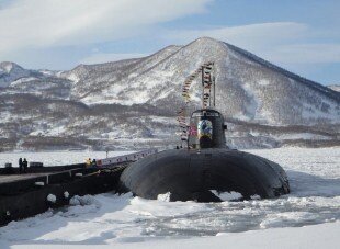 Экипаж подлодки «Тверь» принимает поздравления