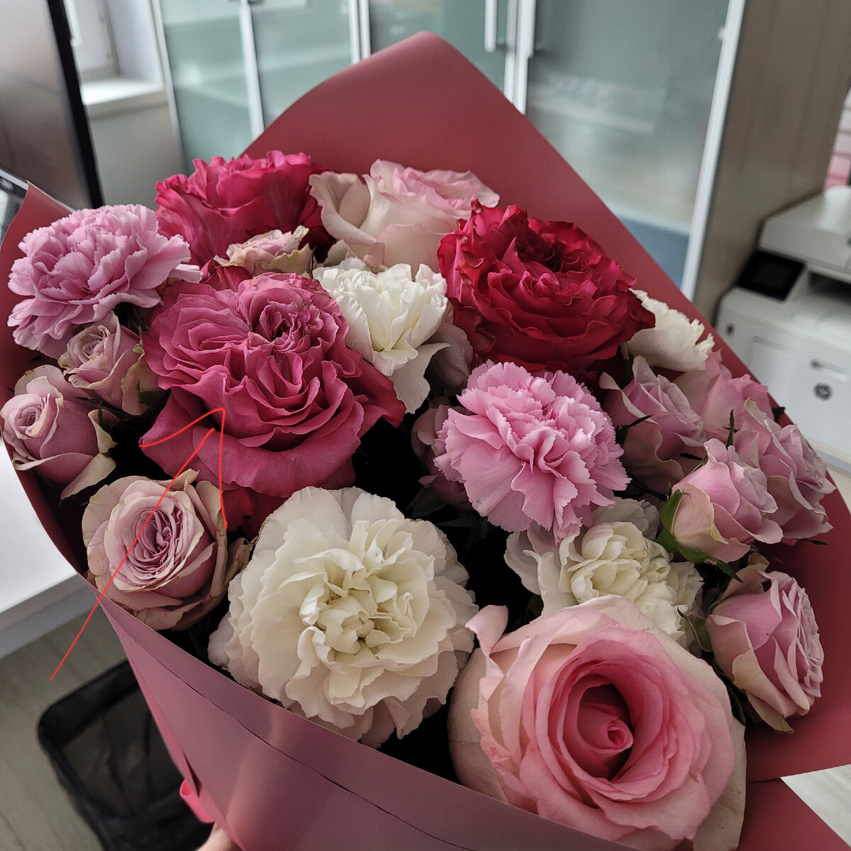 Роза Кантри Блюз в букете (фото мое)