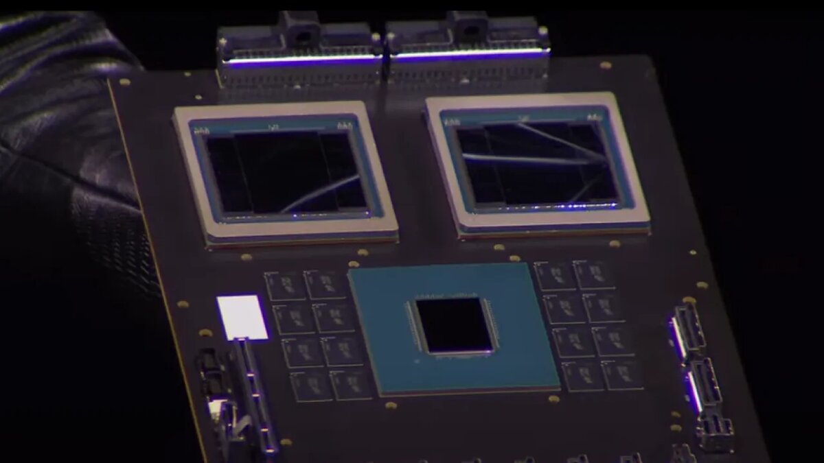 Генеральный директор корпорации Nvidia Дженсен Хуанг представил Blackwell - чип искусственного интеллекта следующего поколения, пришедший на смену самому популярному H100 Hopper (назван в честь...
