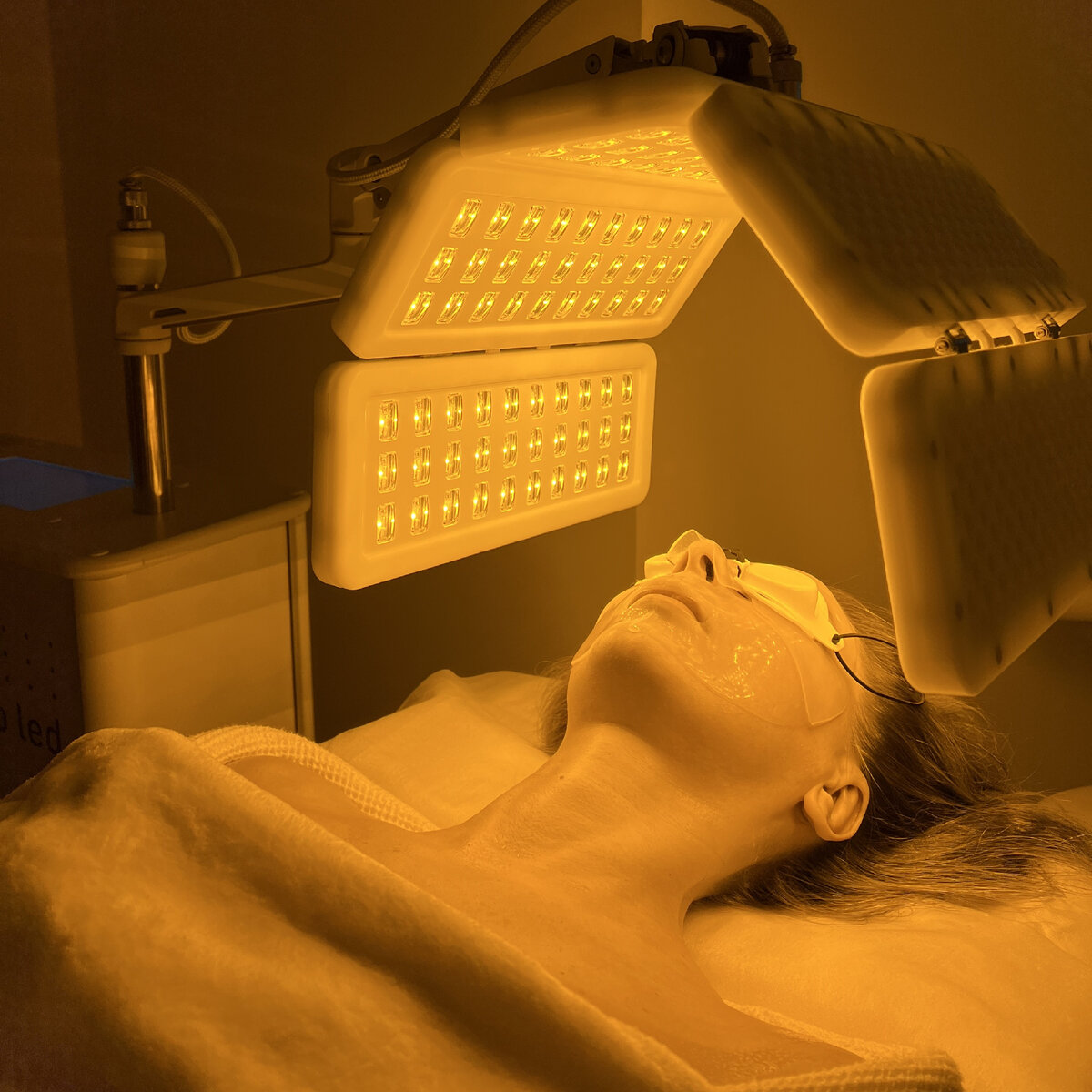 Фотодинамическая терапия HELEO4 audio retrit | клиника инновационной косметологии GEN87