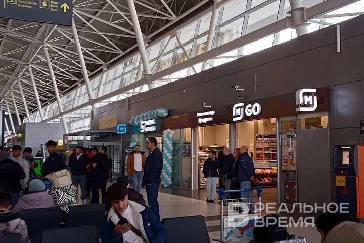 Бутылочка 0,5 литра в демократичном «Магните», открывшемся в казанском аэропорту, обойдется в 130 рублей. Игнатьева Луиза / realnoevremya.ru