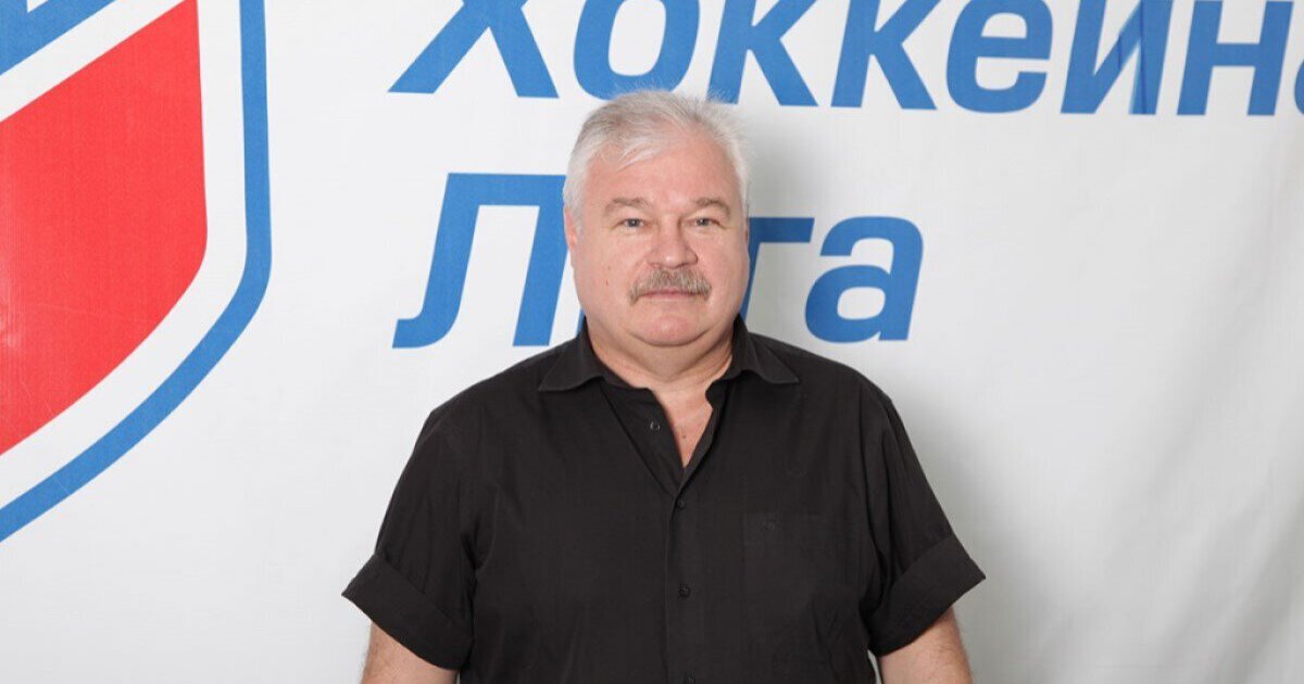 Ранее стало известно, что омский клуб расторг контракт с тренером по соглашению сторон. Исполняющим обязанности главного тренера стал Сергей Звягин.