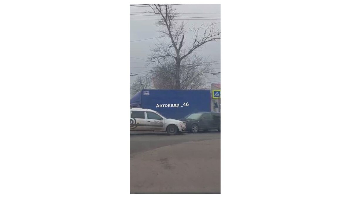    В центре Курска в ДТП попал автомобиль такси