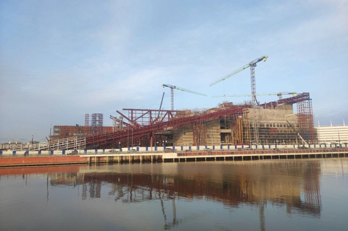    На острове Октябрьский начался монтаж фасада здания филиала Большого театра