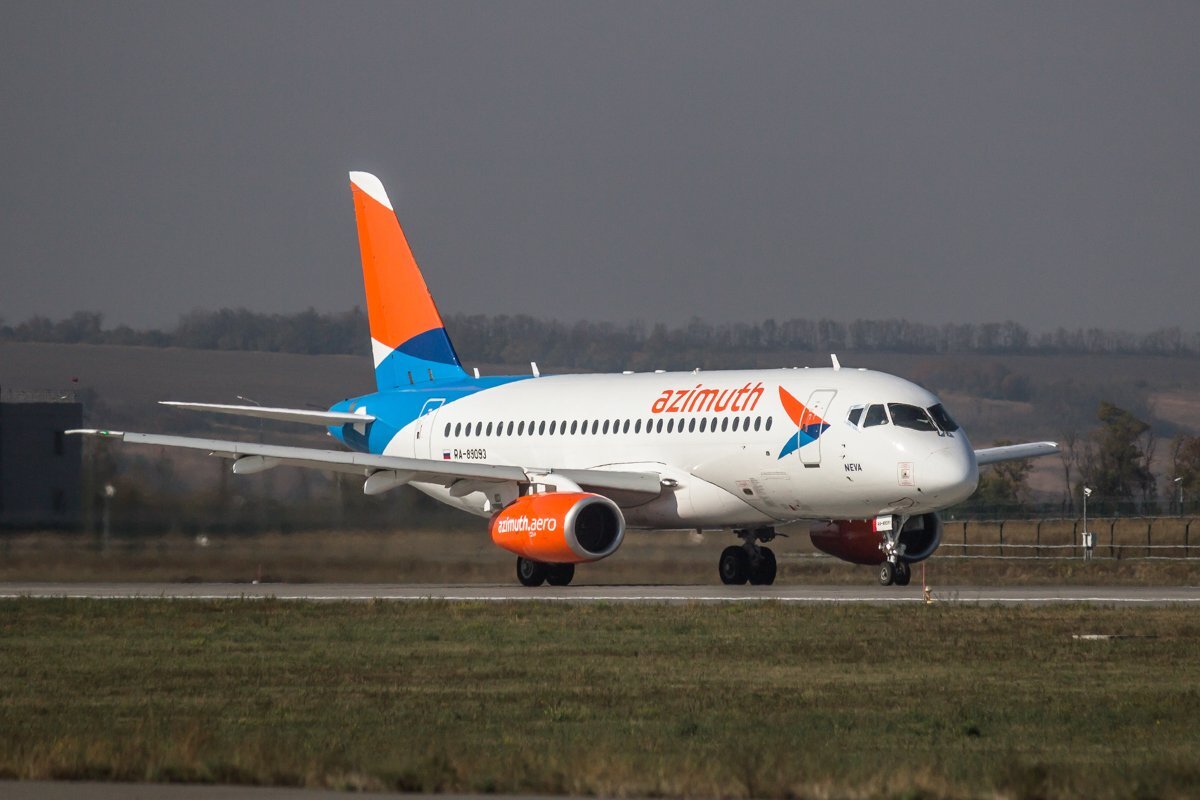    Вернувшийся из-за тумана во Внуково самолет вновь вылетел в Псков