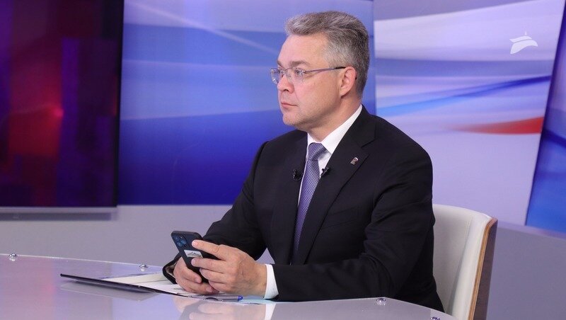    Губернатор Владимиров поблагодарил ставропольских дорожников за оперативную работу Фото: ИА «Победа26»