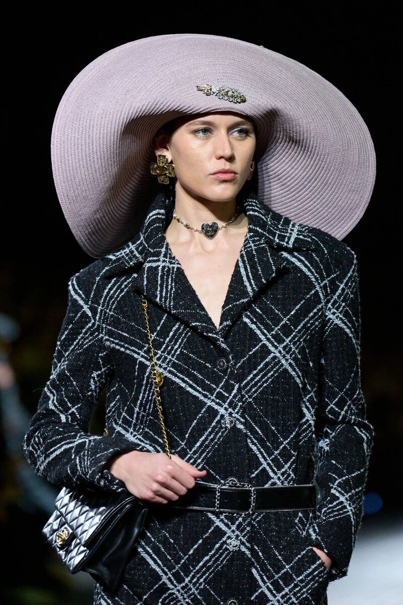 Коллекция Chanel FW 2024/2025 — ностальгия по эпохе Габриэль Шанель | LESEL  fashion | Дзен