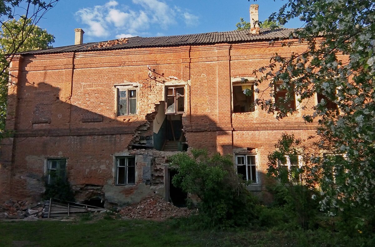 центральный вход  ( фото из интернета)