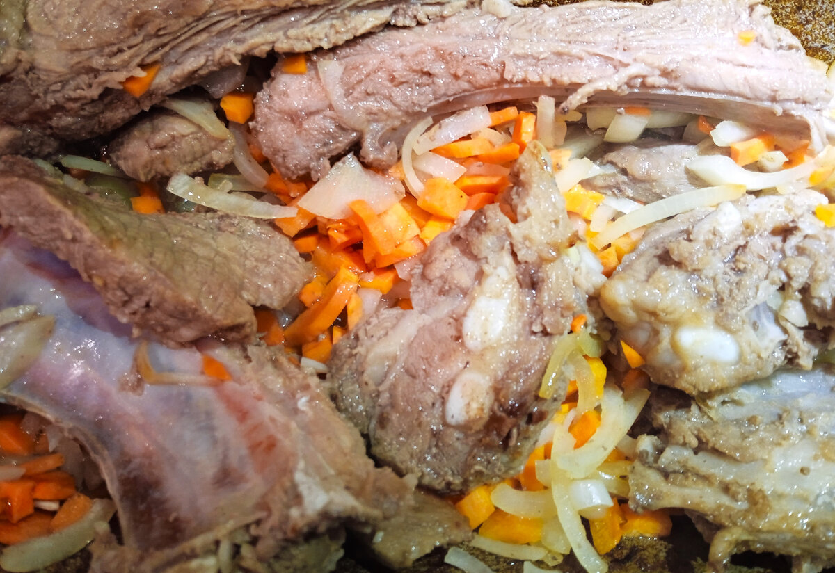 блюдо в казане хашлама. мясцо казань. мясо хаус новочеркасск. афганский казан. реклама мяса для шашлыка.