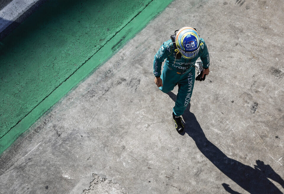    Опрос: За какую команду будет выступать Фернандо Алонсо в Формуле 1 в 2025 году?Aston Martin