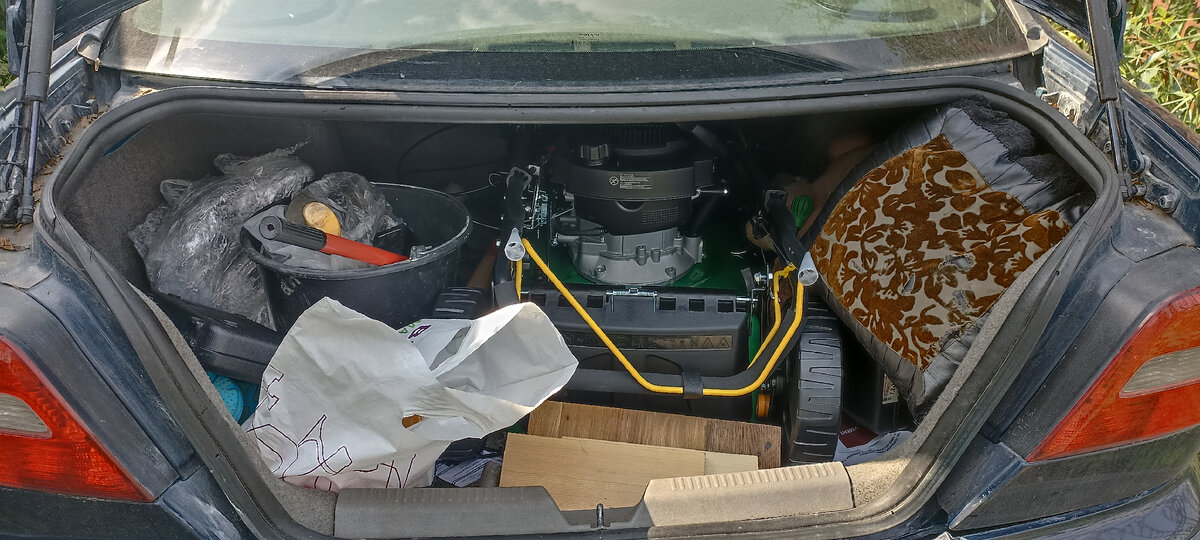 В багажнике уместилась вполне удобно