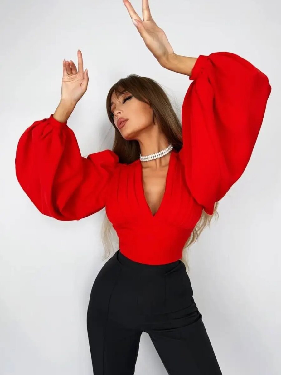 Блузка красная нарядная с WB 