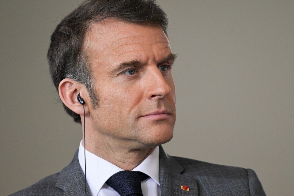    Макрон действует. К этому относится надо серьезно REUTERS