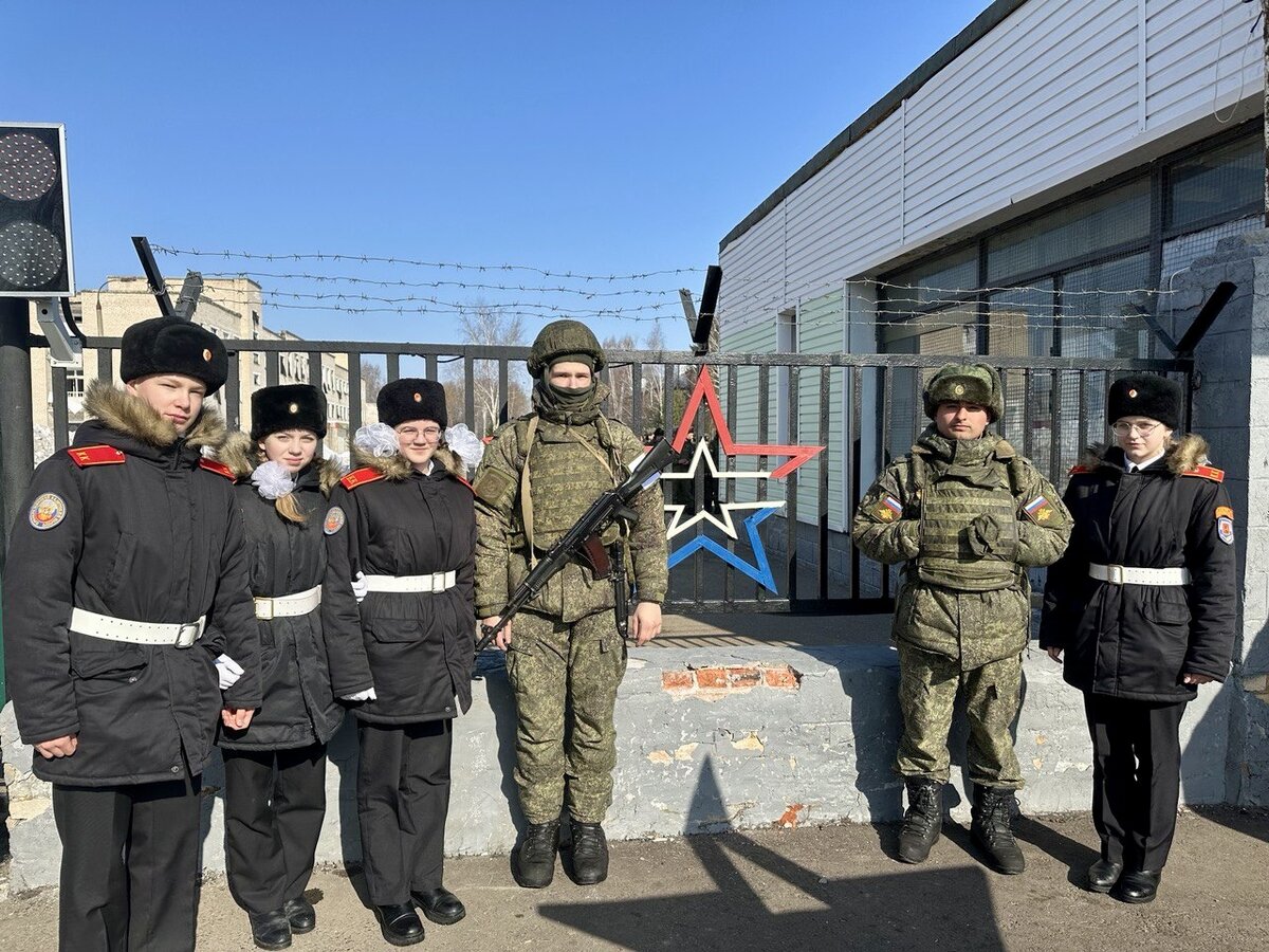 Первые» побывали в гостях у военнослужащих 147-ого Симферопольского полка |  Преображенский кадетский корпус | Дзен