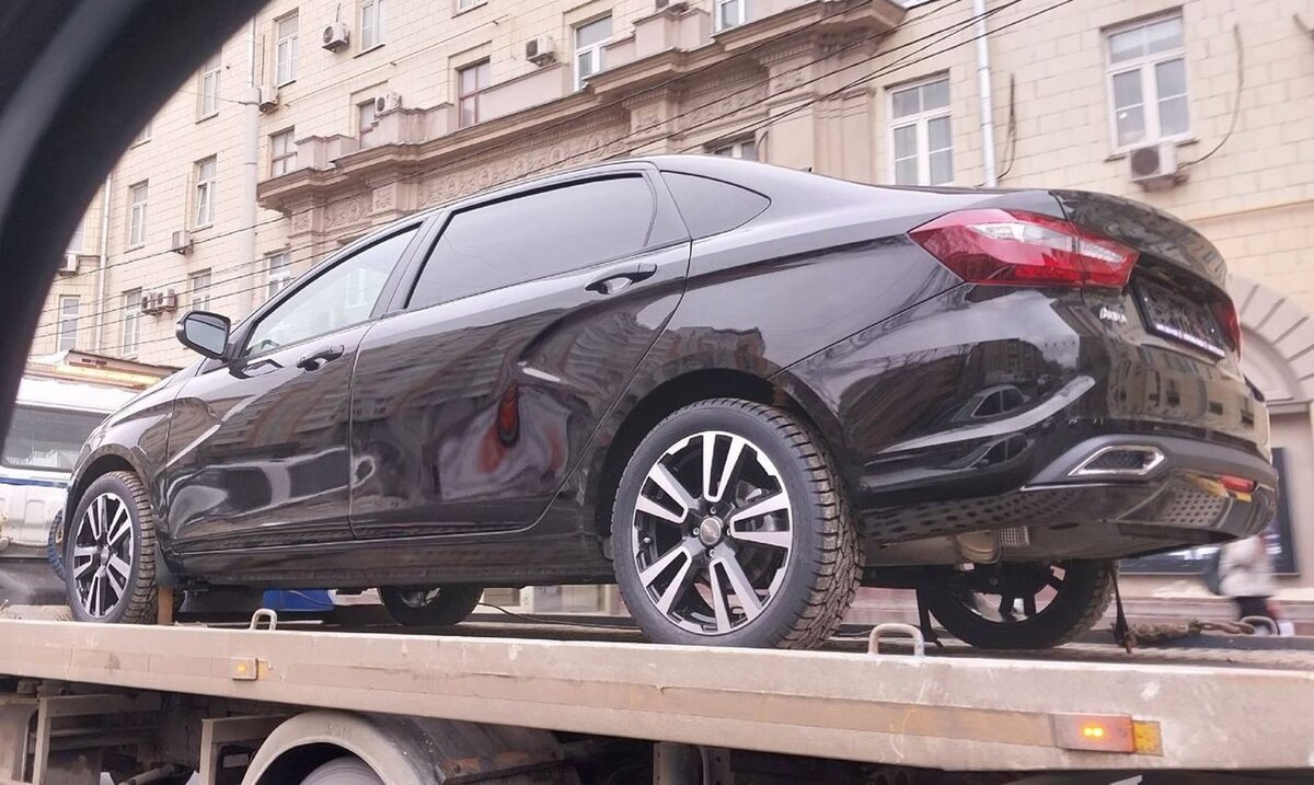 Опробуют на чиновниках?: в Москве засняли новые Lada Aura | www1.ru | Дзен